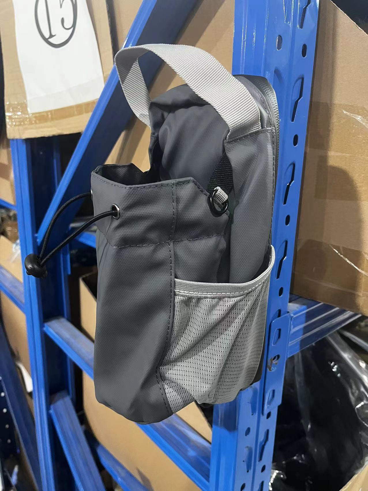 Magnetic Gym Water Bottle Bag ? Hands-Free Workout Storage